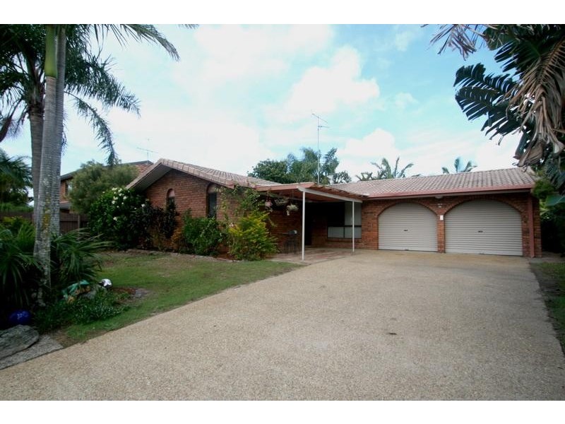 2 Bangalow Street, Minyama QLD 4575