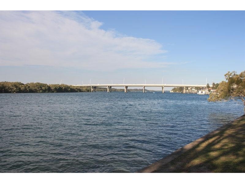 305 Bradman Avenue, Maroochydore QLD 4558