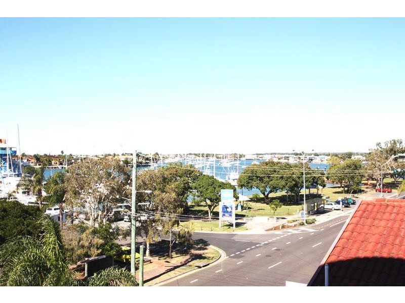 32 River Esplanade, Mooloolaba QLD 4557