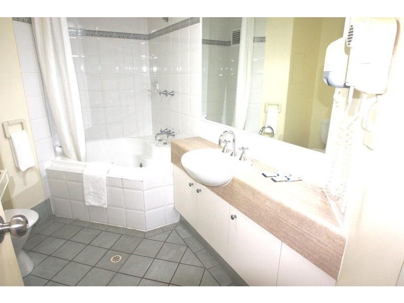 32 River Esplanade, Mooloolaba QLD 4557