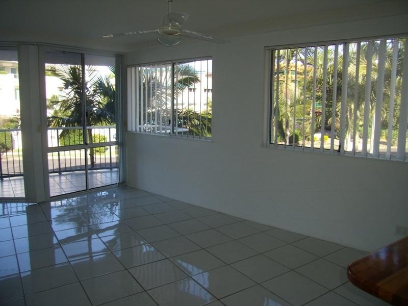 2/90 River Esplanade, Mooloolaba QLD 4557