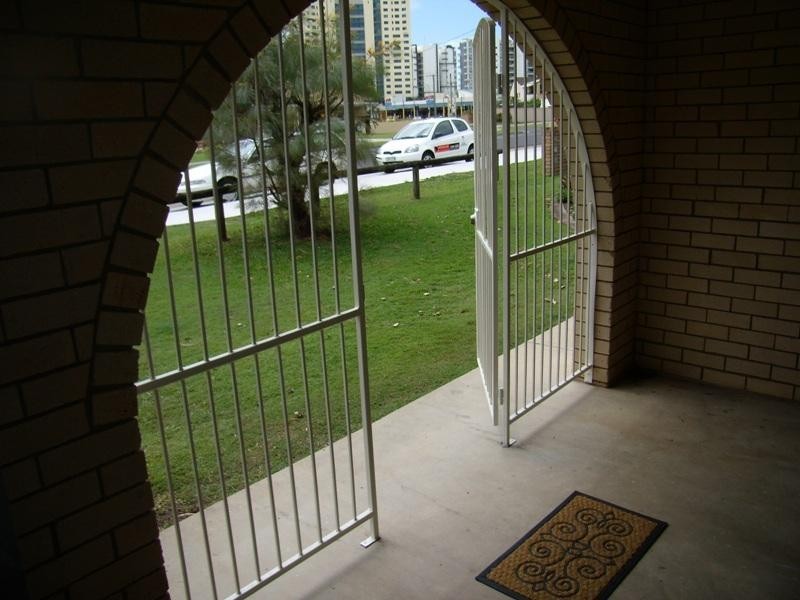 4/33 Goonawarra Drive, Mooloolaba QLD 4557