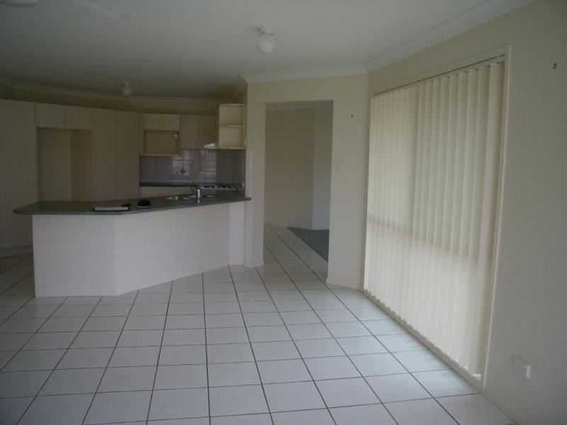 4 Honeymyrtle Court, Mountain Creek QLD 4557