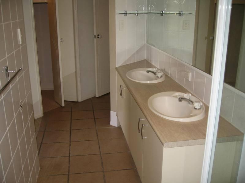 2 Tilapia Court, Mountain Creek QLD 4557