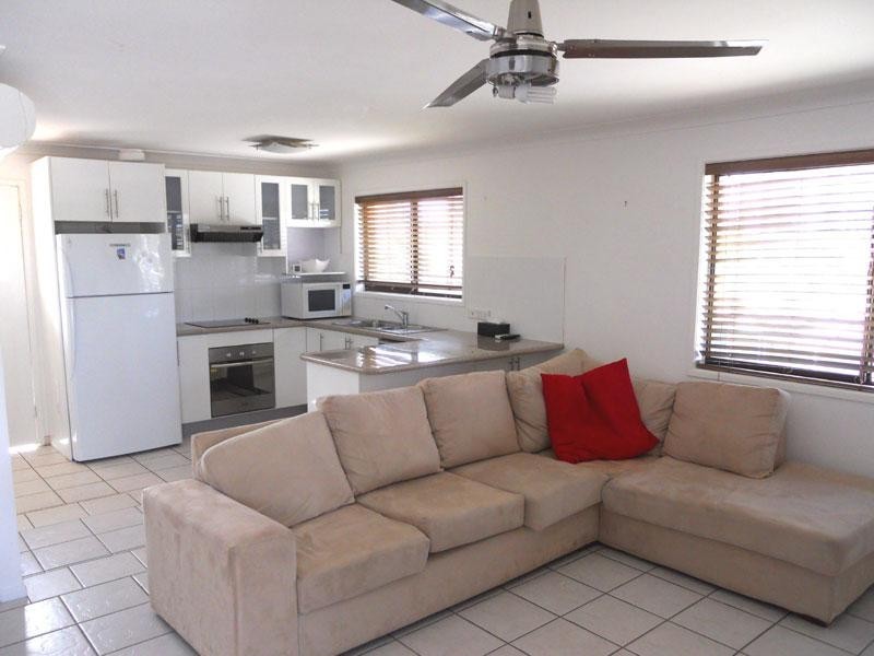 27 Walan Street, Mooloolaba QLD 4557