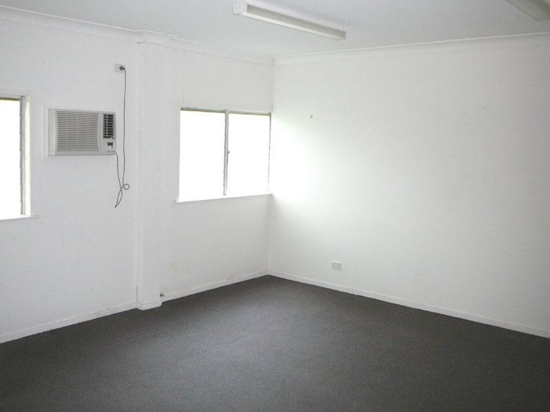 2/131 Currie Street, Nambour QLD 4560