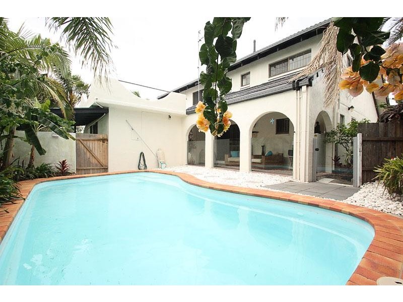 104 Goonawarra Drive, Mooloolaba QLD 4557