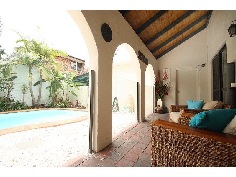 104 Goonawarra Drive, Mooloolaba QLD 4557