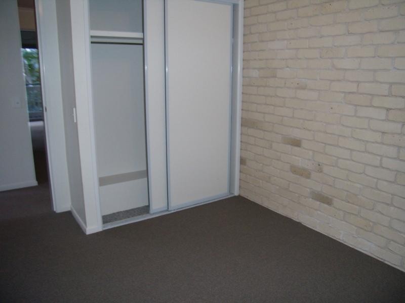 2/24 Kalinda Avenue, Mooloolaba QLD 4557