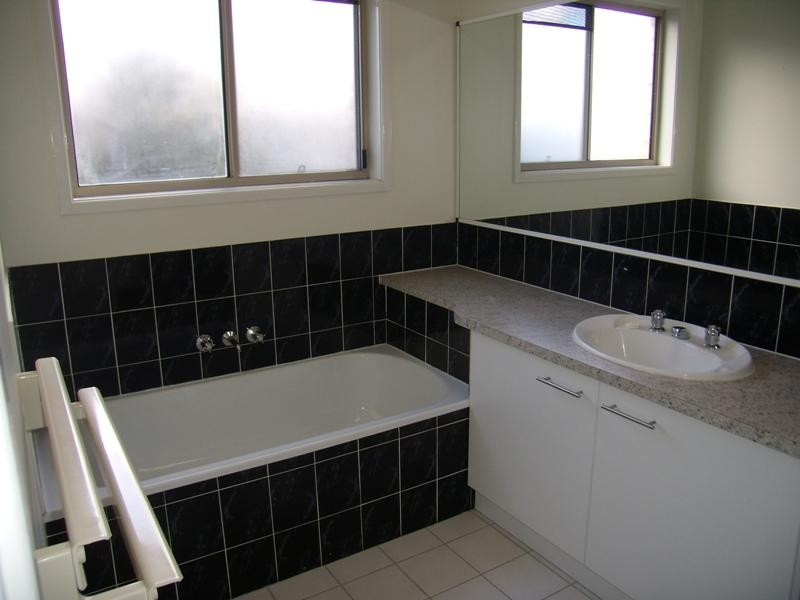 2/24 Kalinda Avenue, Mooloolaba QLD 4557