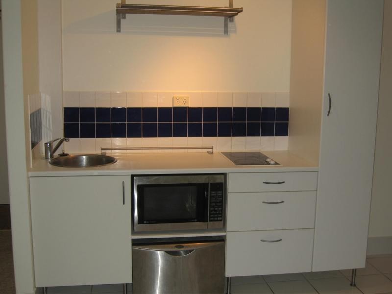 1/8 Goonawarra Drive, Mooloolaba QLD 4557