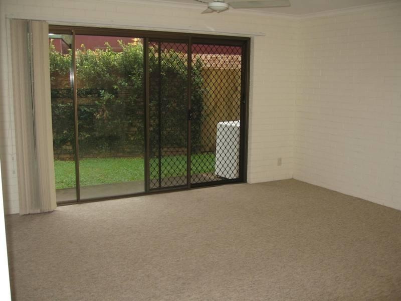 1/8 Goonawarra Drive, Mooloolaba QLD 4557