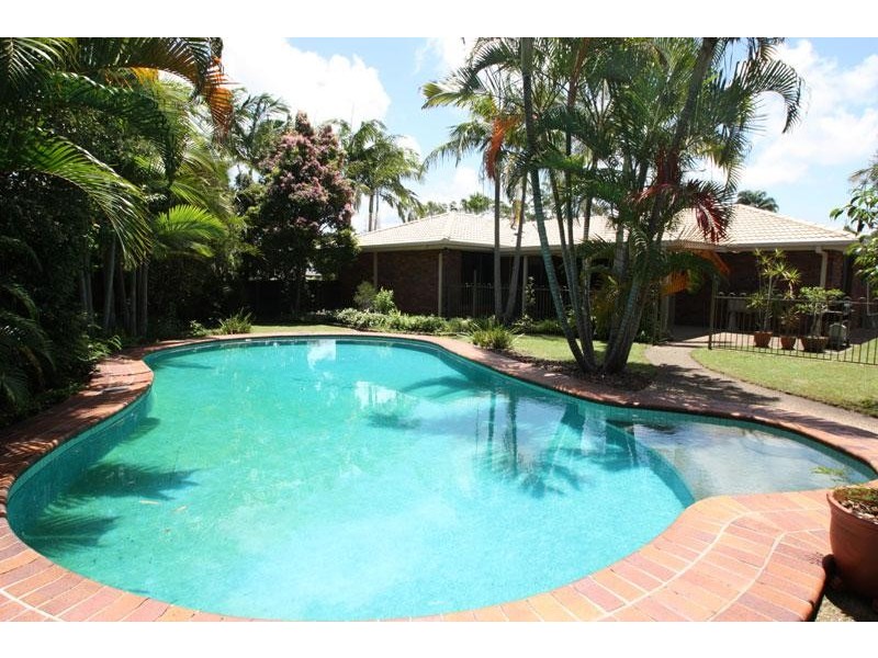 33 Jacaranda Drive, Mooloolaba QLD 4557