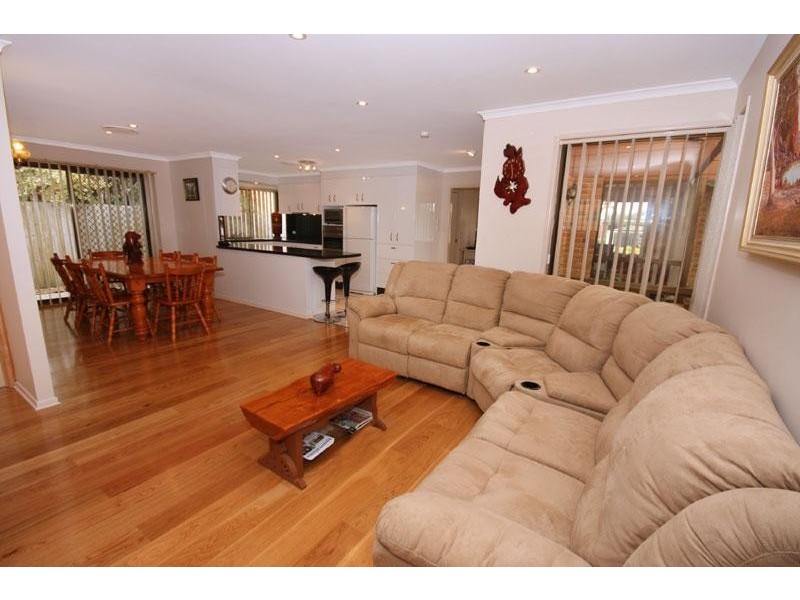 2 Pheasant Street, Parrearra QLD 4575