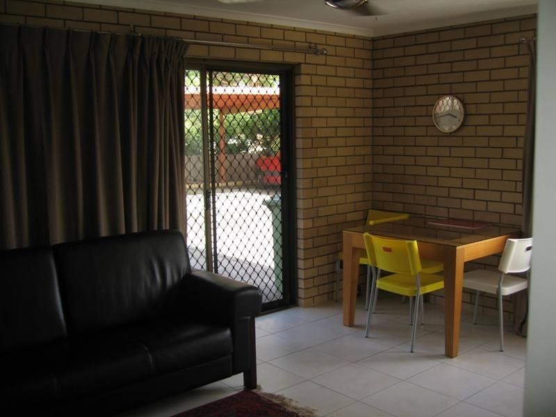 2/8 Goonawarra Drive, Mooloolaba QLD 4557