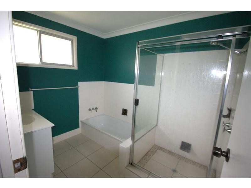 4 Lorinya Court, Battery Hill QLD 4551