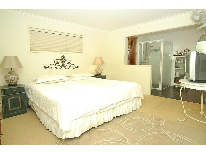 27 Brentwood Avenue, Mooloolaba QLD 4557