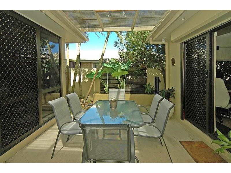 27 Brentwood Avenue, Mooloolaba QLD 4557