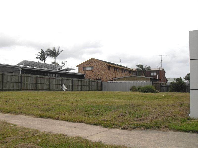 4 Petrie Avenue, Marcoola QLD 4564