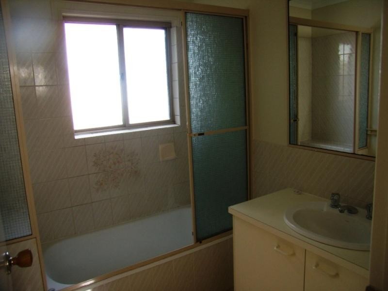 2/10 Mungar Street, Maroochydore QLD 4558