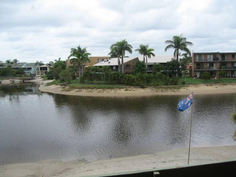 4/9 Barooga Crescent, Mooloolaba QLD 4557