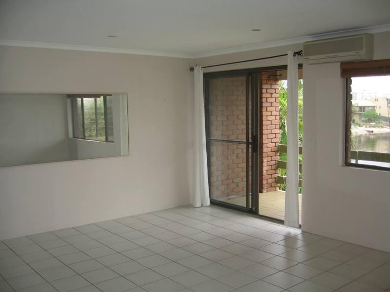 4/9 Barooga Crescent, Mooloolaba QLD 4557