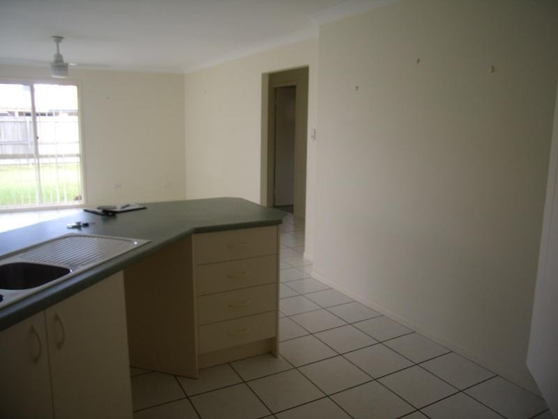 4 Honeymyrtle Court, Mountain Creek QLD 4557