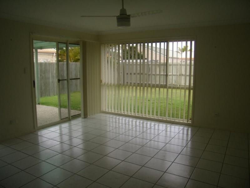 4 Honeymyrtle Court, Mountain Creek QLD 4557