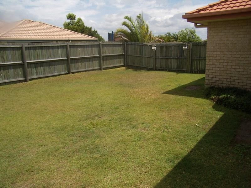 4 Honeymyrtle Court, Mountain Creek QLD 4557