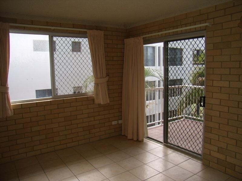 9/50 Alexandra Parade, Maroochydore QLD 4558