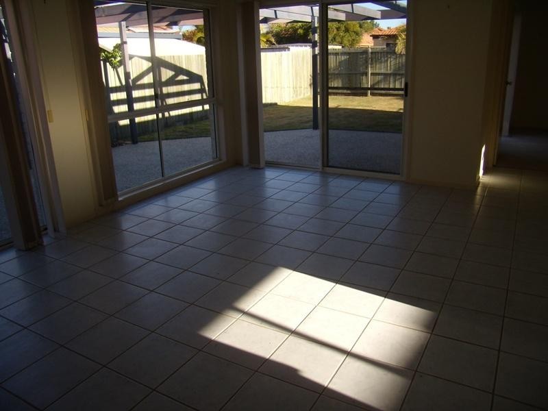 8 Honeymyrtle Court, Mountain Creek QLD 4557
