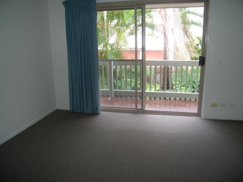 2/24 Kalinda Avenue, Mooloolaba QLD 4557