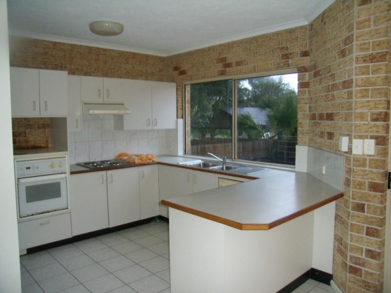 2/23 Goonawarra Drive, Mooloolaba QLD 4557