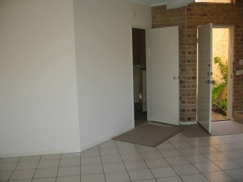 2/23 Goonawarra Drive, Mooloolaba QLD 4557