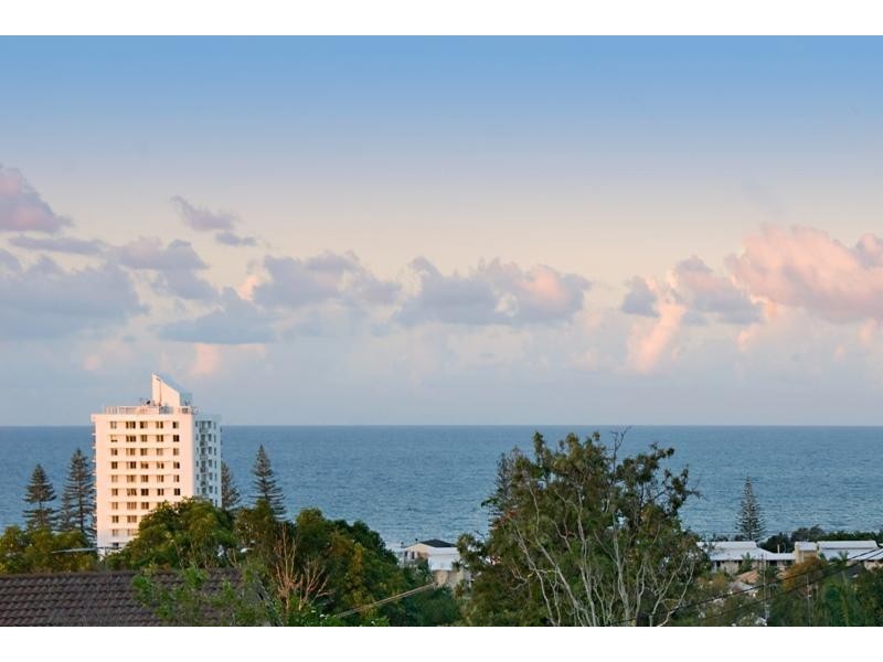 27 Tantula Road East, Alexandra Headland QLD 4572