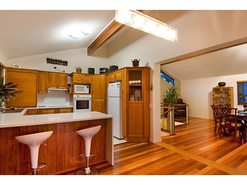 27 Tantula Road East, Alexandra Headland QLD 4572