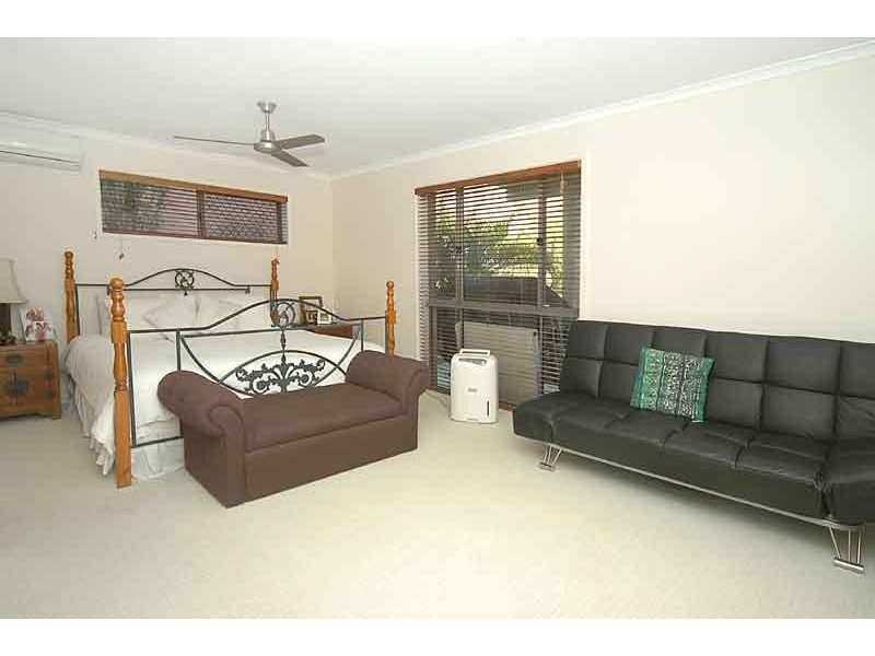27 Tantula Road East, Alexandra Headland QLD 4572