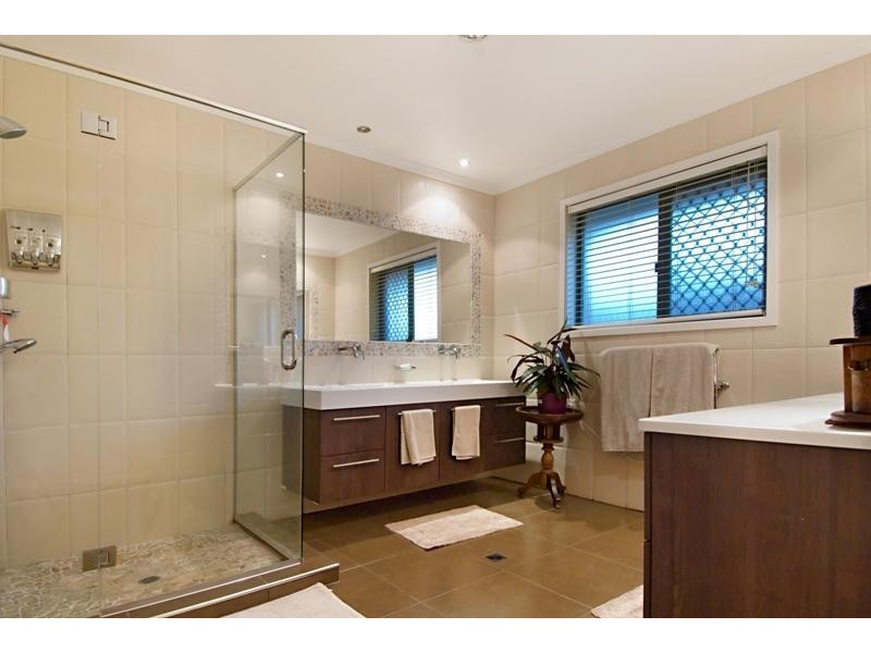 27 Tantula Road East, Alexandra Headland QLD 4572