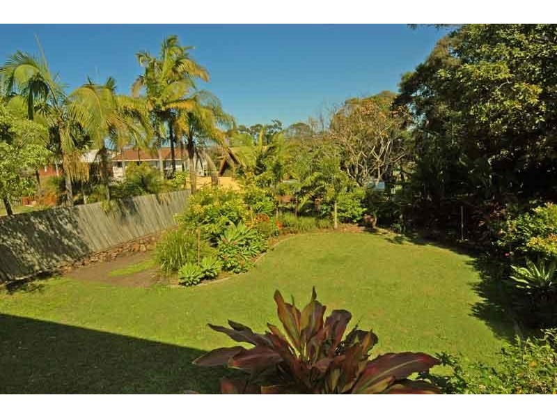 27 Tantula Road East, Alexandra Headland QLD 4572