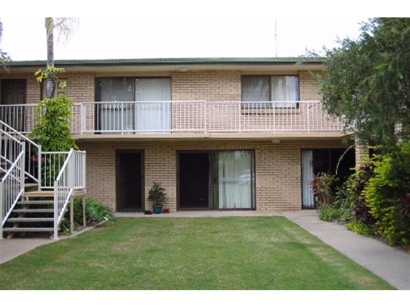 2/2 Bahlaka Street, Mooloolaba QLD 4557