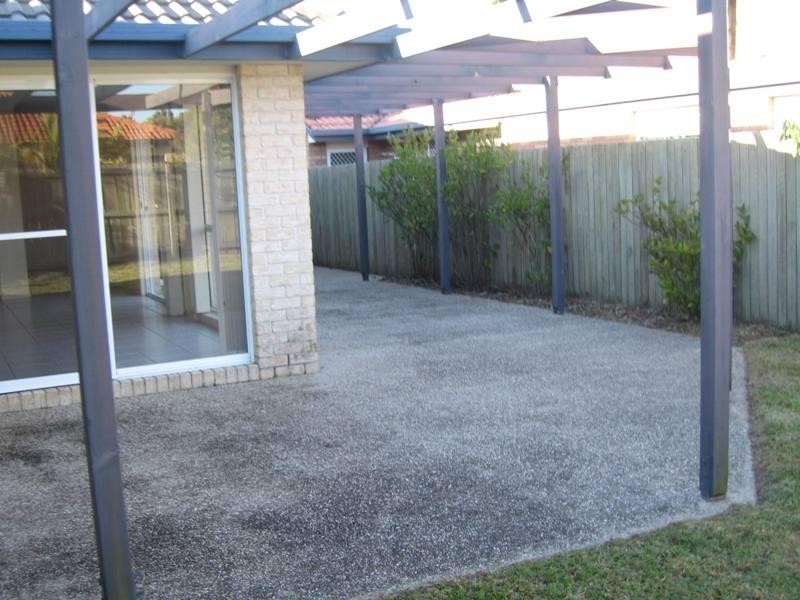 8 Honeymyrtle Court, Mountain Creek QLD 4557
