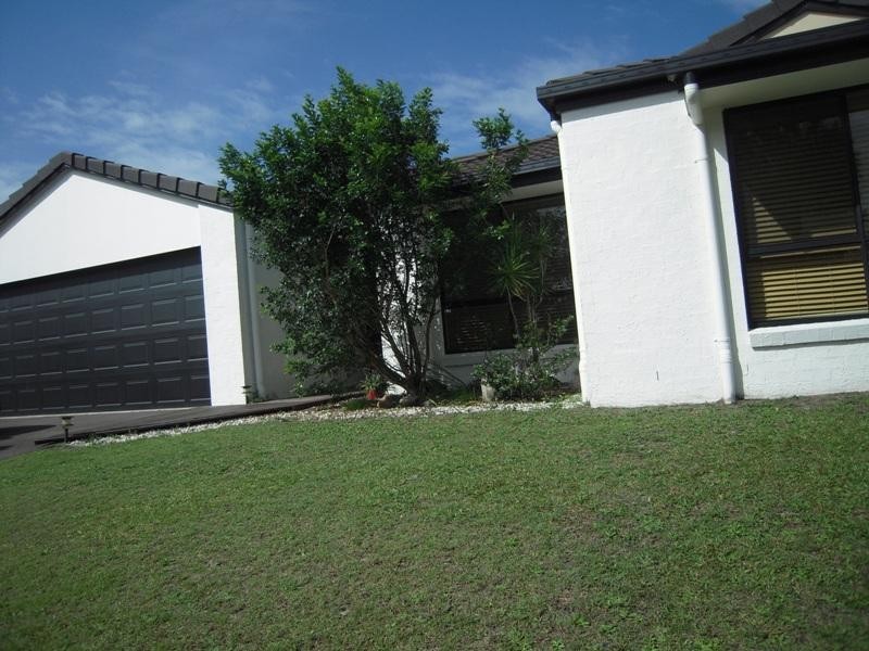 2 Tilapia Court, Mountain Creek QLD 4557