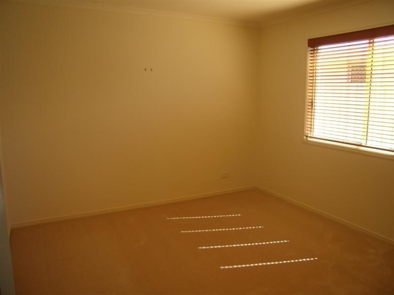 15 Maldives Place, Kawana Island QLD 4575