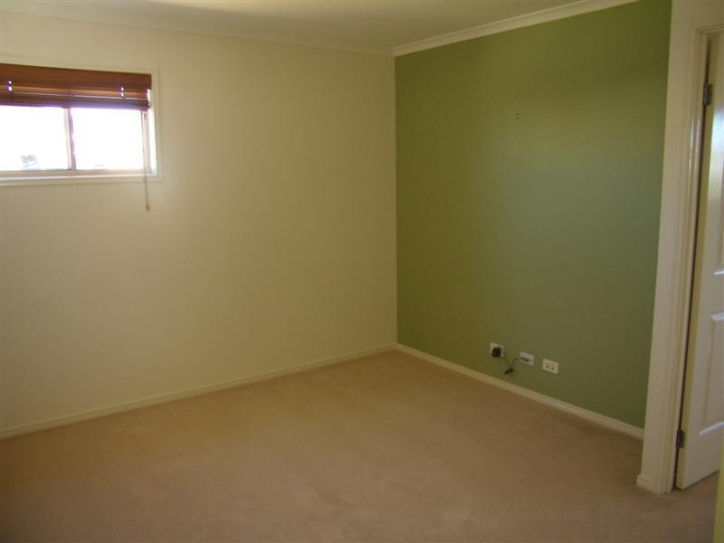 15 Maldives Place, Kawana Island QLD 4575