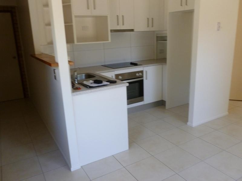 2/8 Goonawarra Drive, Mooloolaba QLD 4557