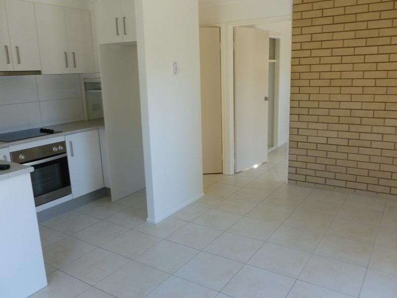 2/8 Goonawarra Drive, Mooloolaba QLD 4557
