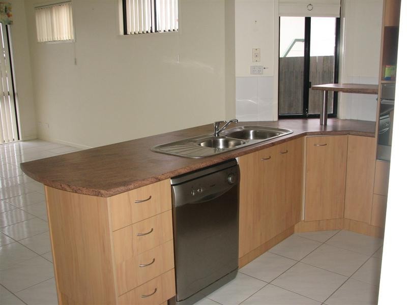 64 Sunbird Chase, Parrearra QLD 4575