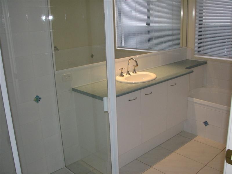 64 Sunbird Chase, Parrearra QLD 4575