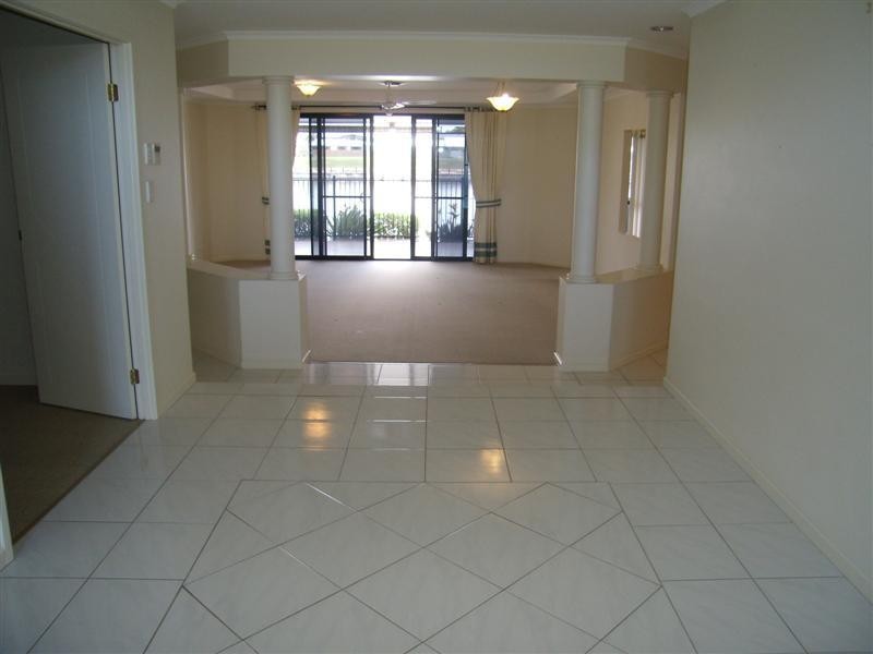 64 Sunbird Chase, Warana QLD 4575