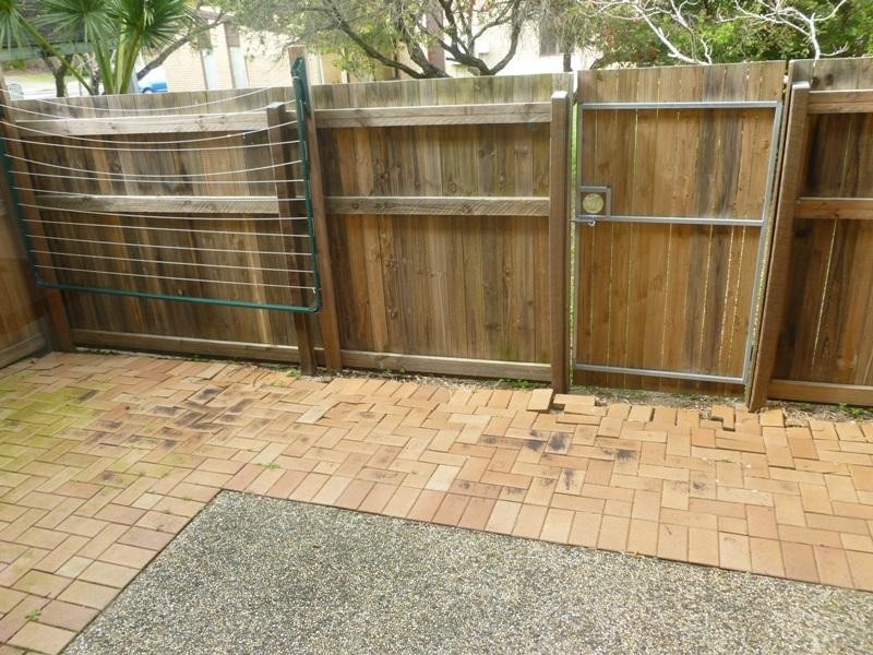 2/23 Goonawarra Drive, Mooloolaba QLD 4557